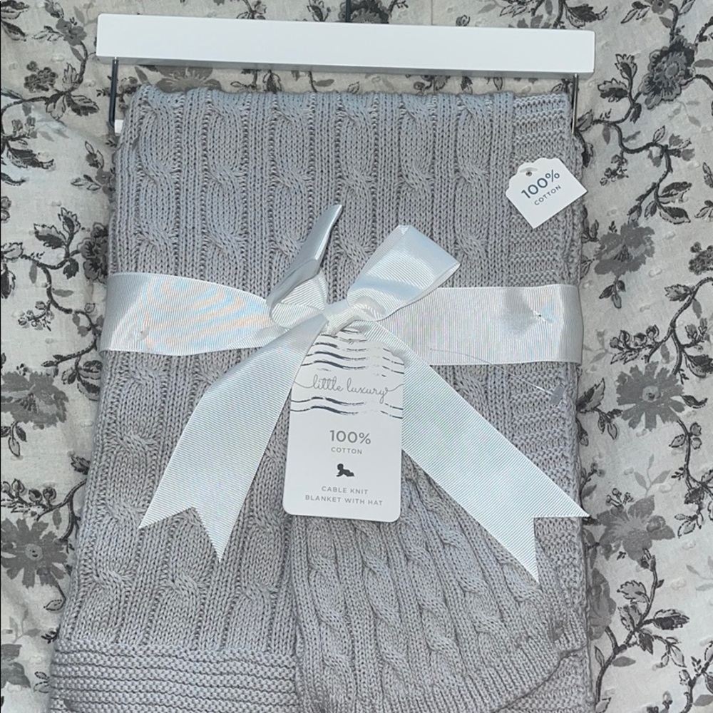 Cable Knit Blanket with Hat